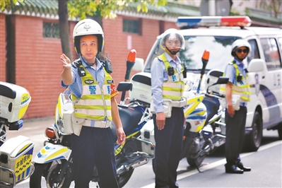 羊城鐵騎指揮考場(chǎng)附近路段的交通。