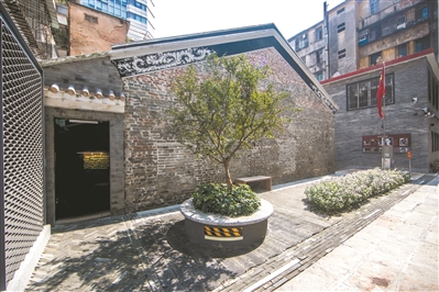 根據(jù)調(diào)研考究,楊匏安寓居楊家祠期間,楊家祠旁有石榴樹(shù)及梧桐樹(shù),為留住歷史的記憶,有關(guān)部門(mén)重新栽種了石榴樹(shù)。