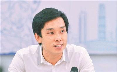 市人大代表、廣州廣播電視臺廣州新聞電臺黨支部書記兼副總監徐宏：鄉村振興首先應加快交通網絡建設