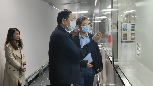 2月17日，市工信局中小企業局局長葉華東調研_1600.jpg