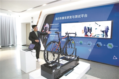 高質(zhì)量發(fā)展媒體調(diào)研行第一站抵達南沙 在這里樓上創(chuàng)新樓下孵化