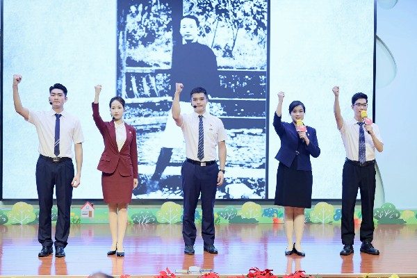 表演《紅色故事會》_副本.jpg